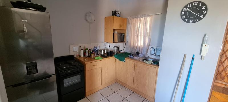 1 Bedroom Property for Sale in Kannoniers Park North West